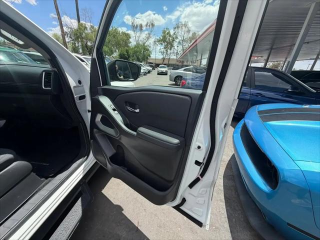 2022 Nissan Frontier Crew Cab Long Bed SV 4x2