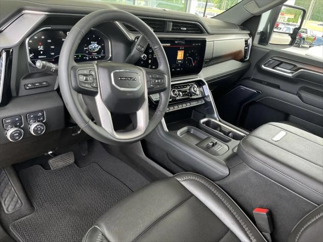 2024 GMC Sierra 2500HD 4WD Crew Cab Standard Bed Denali