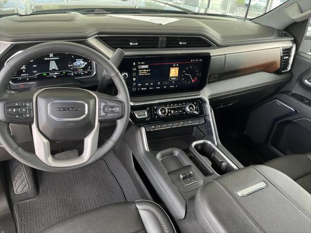 2024 GMC Sierra 2500HD 4WD Crew Cab Standard Bed Denali