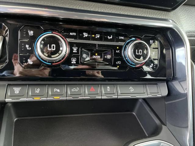 2024 GMC Sierra 2500HD 4WD Crew Cab Standard Bed Denali