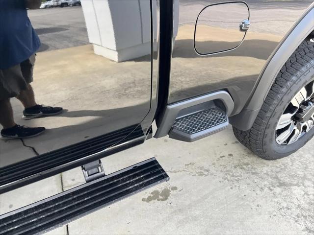 2024 GMC Sierra 2500HD 4WD Crew Cab Standard Bed Denali