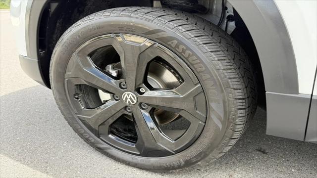 2025 Volkswagen Taos 1.5T SEL