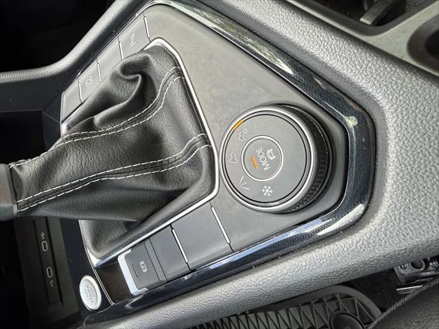 2025 Volkswagen Taos 1.5T SEL