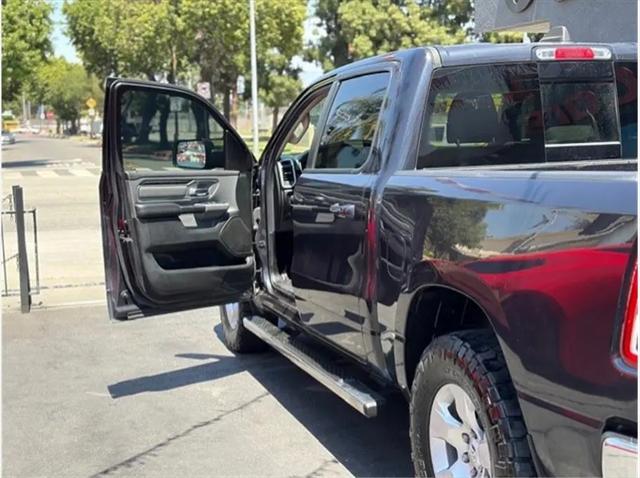 2019 Ram 1500 Big Horn/Lone Star Crew Cab 4x4 5'7" Box