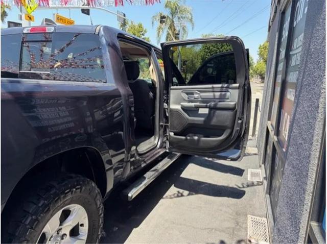 2019 Ram 1500 Big Horn/Lone Star Crew Cab 4x4 5'7" Box