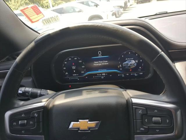 2023 Chevrolet Suburban 4WD LT