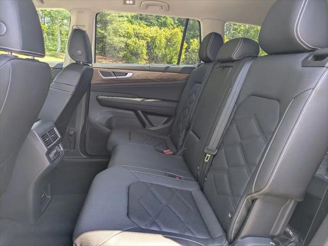 2026 Volkswagen Atlas SE with Technology