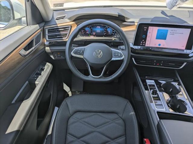 2026 Volkswagen Atlas SE with Technology