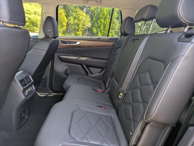 2026 Volkswagen Atlas SE with Technology