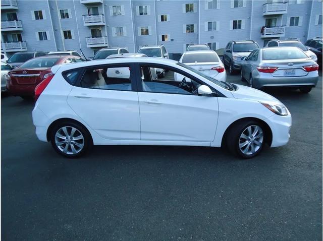 2013 Hyundai Accent SE