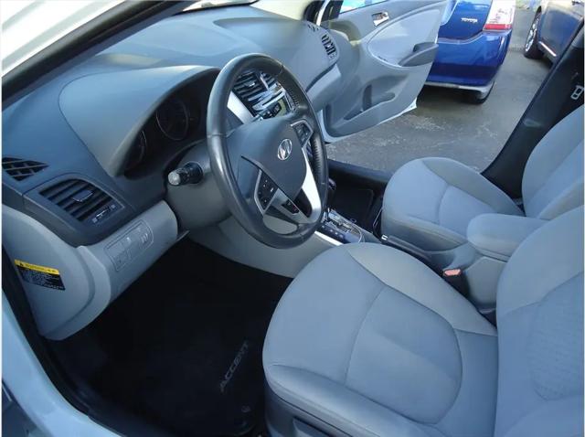 2013 Hyundai Accent SE