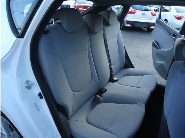 2013 Hyundai Accent SE