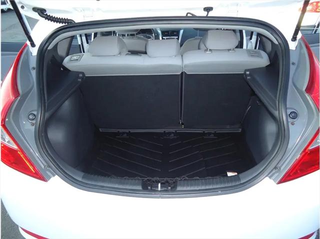 2013 Hyundai Accent SE