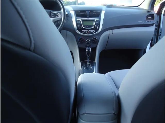 2013 Hyundai Accent SE