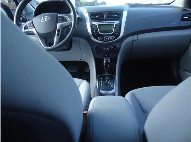 2013 Hyundai Accent SE