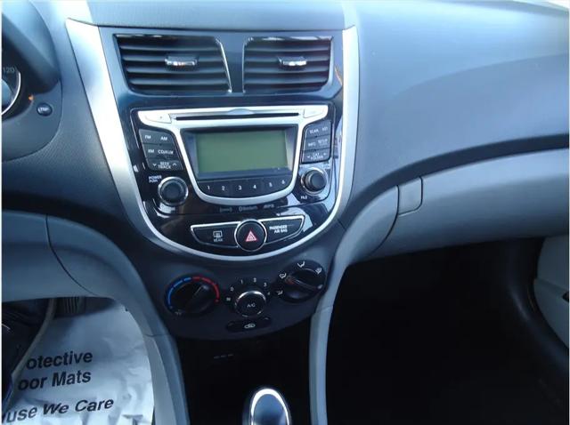2013 Hyundai Accent SE