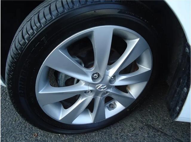 2013 Hyundai Accent SE