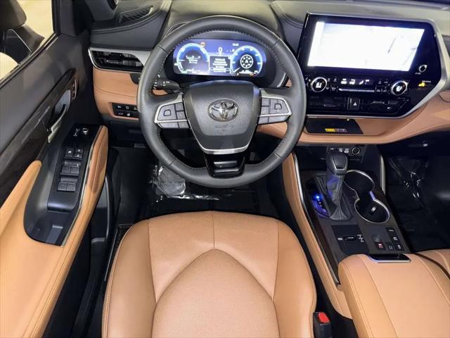 2025 Toyota Highlander Hybrid Platinum