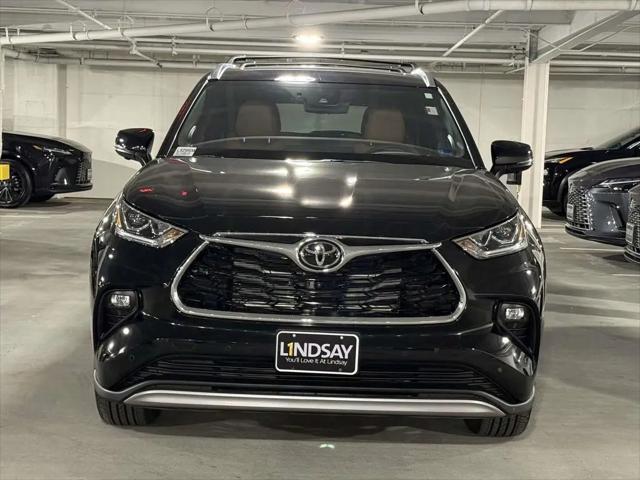 2025 Toyota Highlander Hybrid Platinum