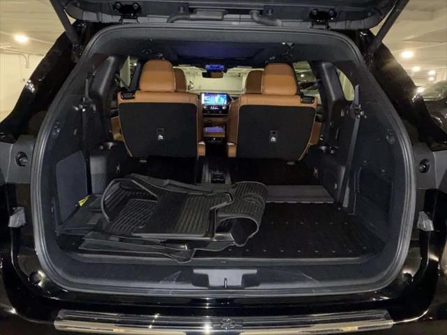 2025 Toyota Highlander Hybrid Platinum