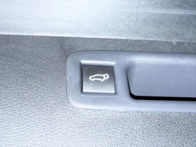 2025 Toyota Highlander Hybrid Platinum