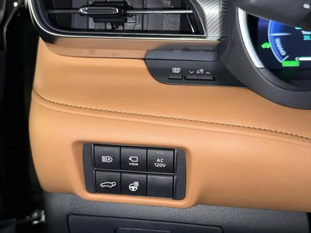 2025 Toyota Highlander Hybrid Platinum