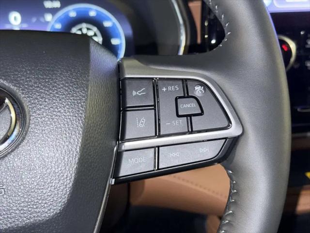 2025 Toyota Highlander Hybrid Platinum