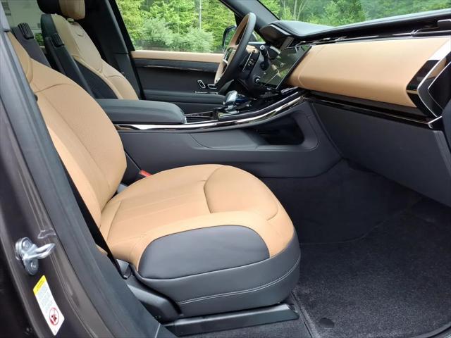 2026 Land Rover Range Rover Sport P460e Dynamic SE
