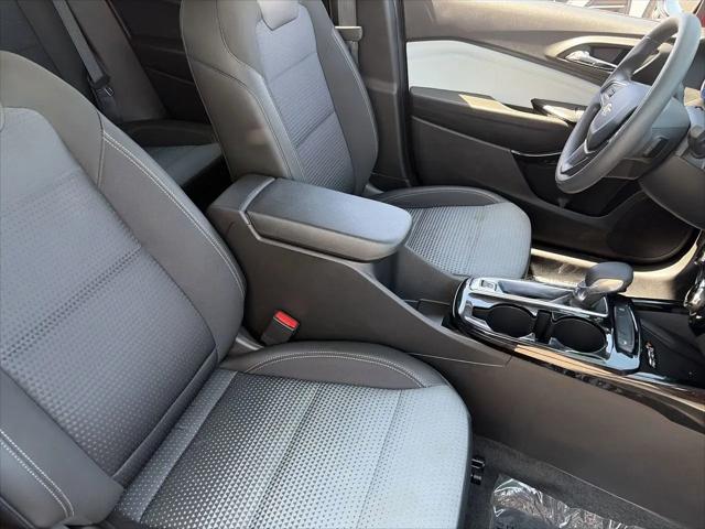 2025 Chevrolet Trax FWD LT