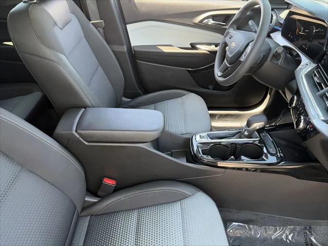 2025 Chevrolet Trax FWD LT