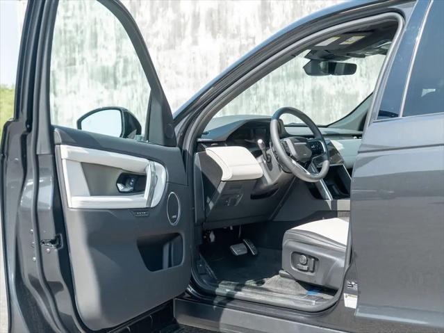 2026 Land Rover Discovery Sport Landmark
