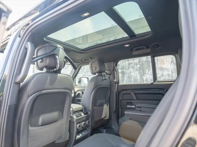2026 Land Rover Defender P400 X-Dynamic SE