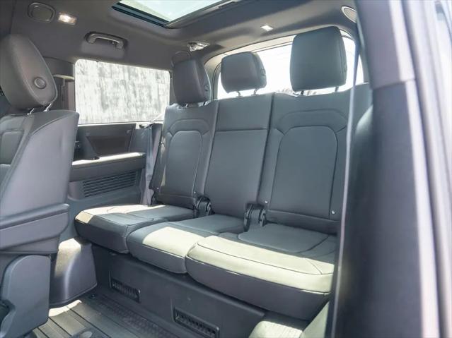 2026 Land Rover Defender P400 X-Dynamic SE
