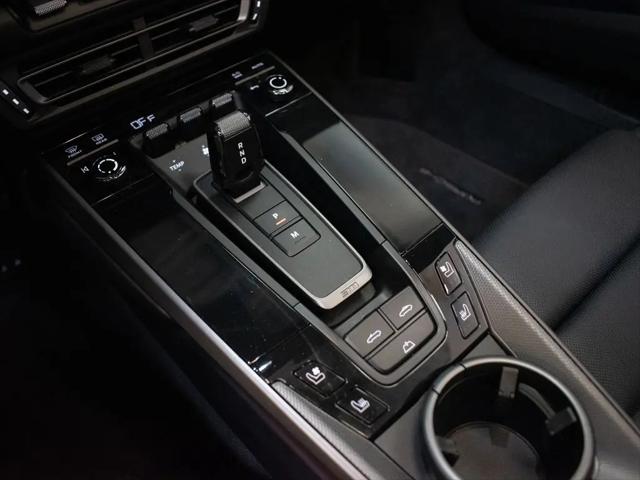 2023 Porsche 911 Carrera Cabriolet