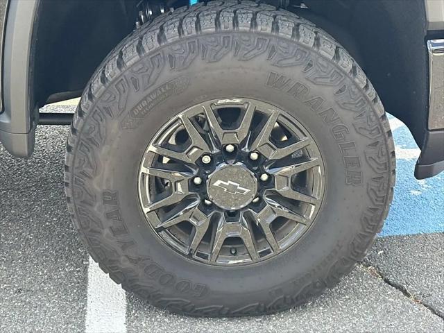 2025 Chevrolet Silverado 2500HD 4WD Crew Cab Standard Bed ZR2