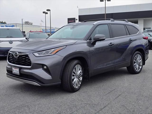 2023 Toyota Highlander Platinum