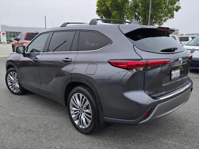 2023 Toyota Highlander Platinum