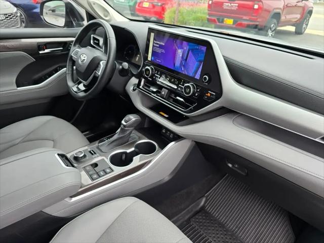 2023 Toyota Highlander Platinum