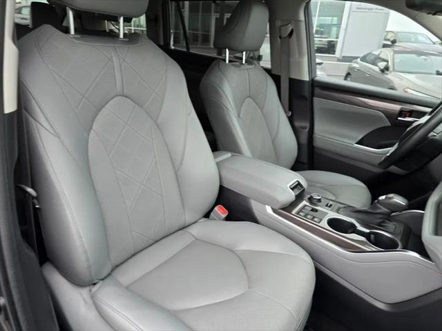 2023 Toyota Highlander Platinum