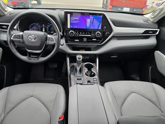 2023 Toyota Highlander Platinum