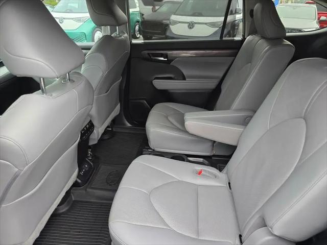2023 Toyota Highlander Platinum
