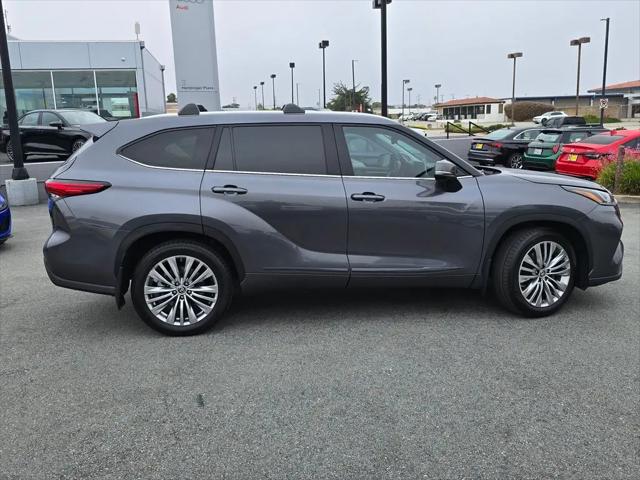 2023 Toyota Highlander Platinum