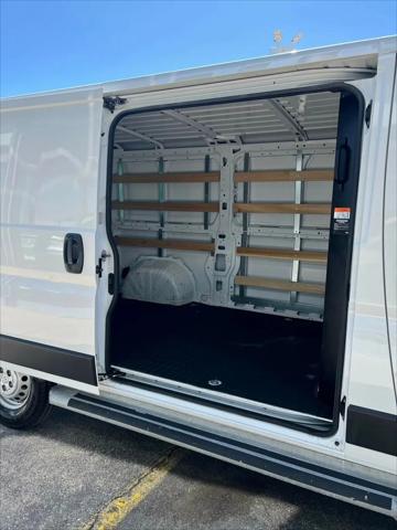 2025 Ram ProMaster 2500 Cargo Van Tradesman Low Roof 136" WB w/Pass Seat