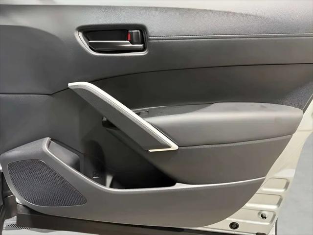 2025 Toyota Corolla Cross LE