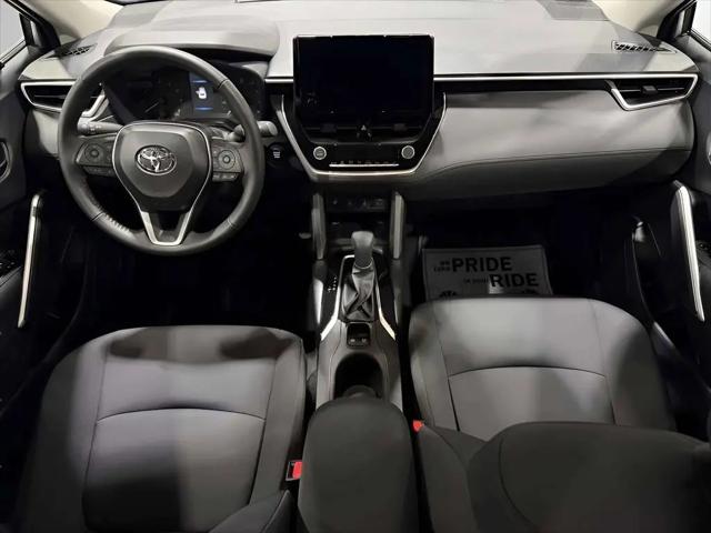 2025 Toyota Corolla Cross LE