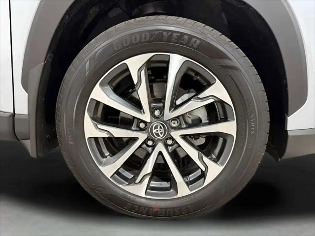 2025 Toyota Corolla Cross LE