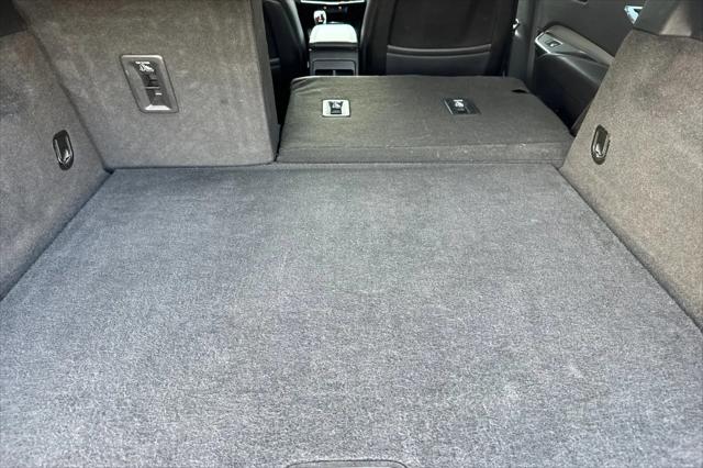 2023 Cadillac XT4 AWD Premium Luxury