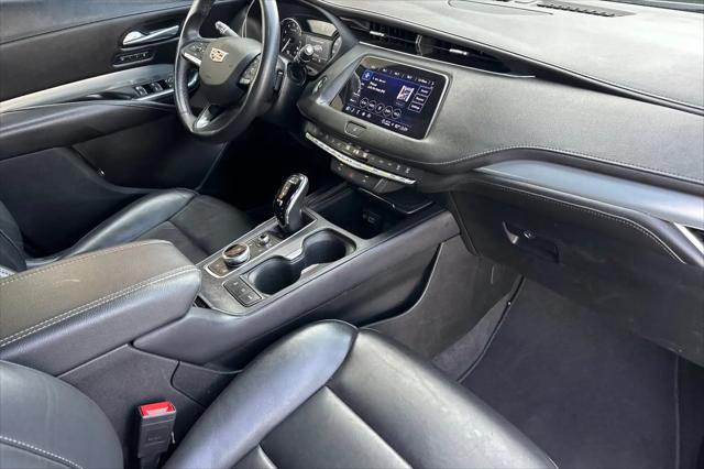 2023 Cadillac XT4 AWD Premium Luxury
