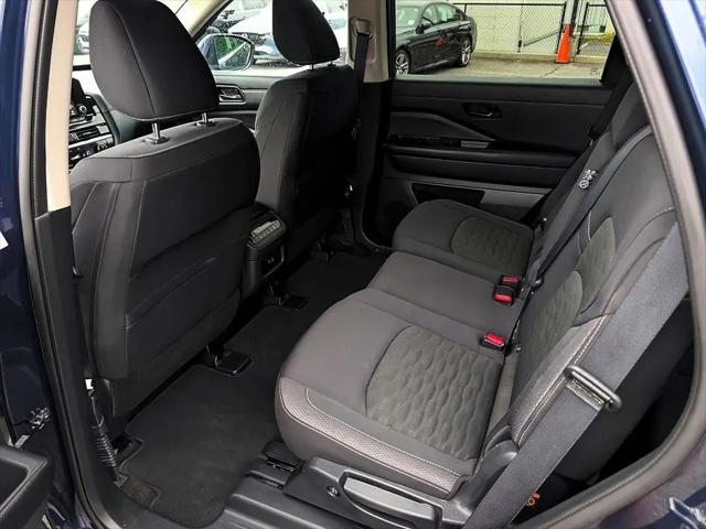 2025 Nissan Pathfinder SV 4WD