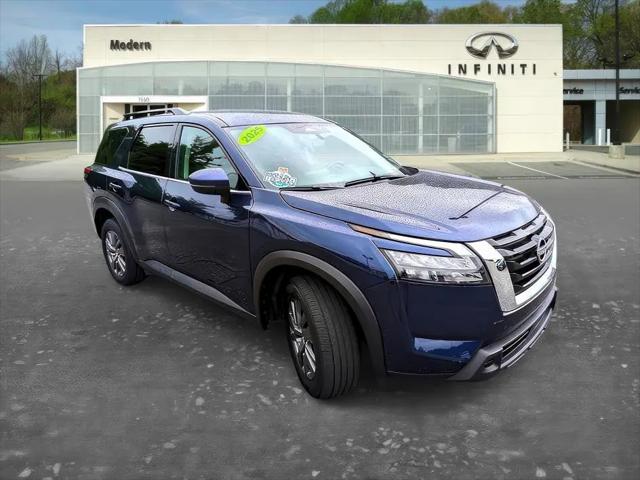 2025 Nissan Pathfinder SV 4WD